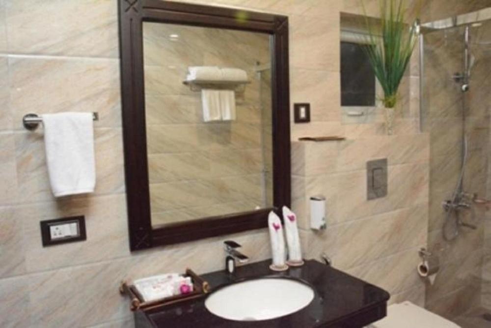 Room image 3